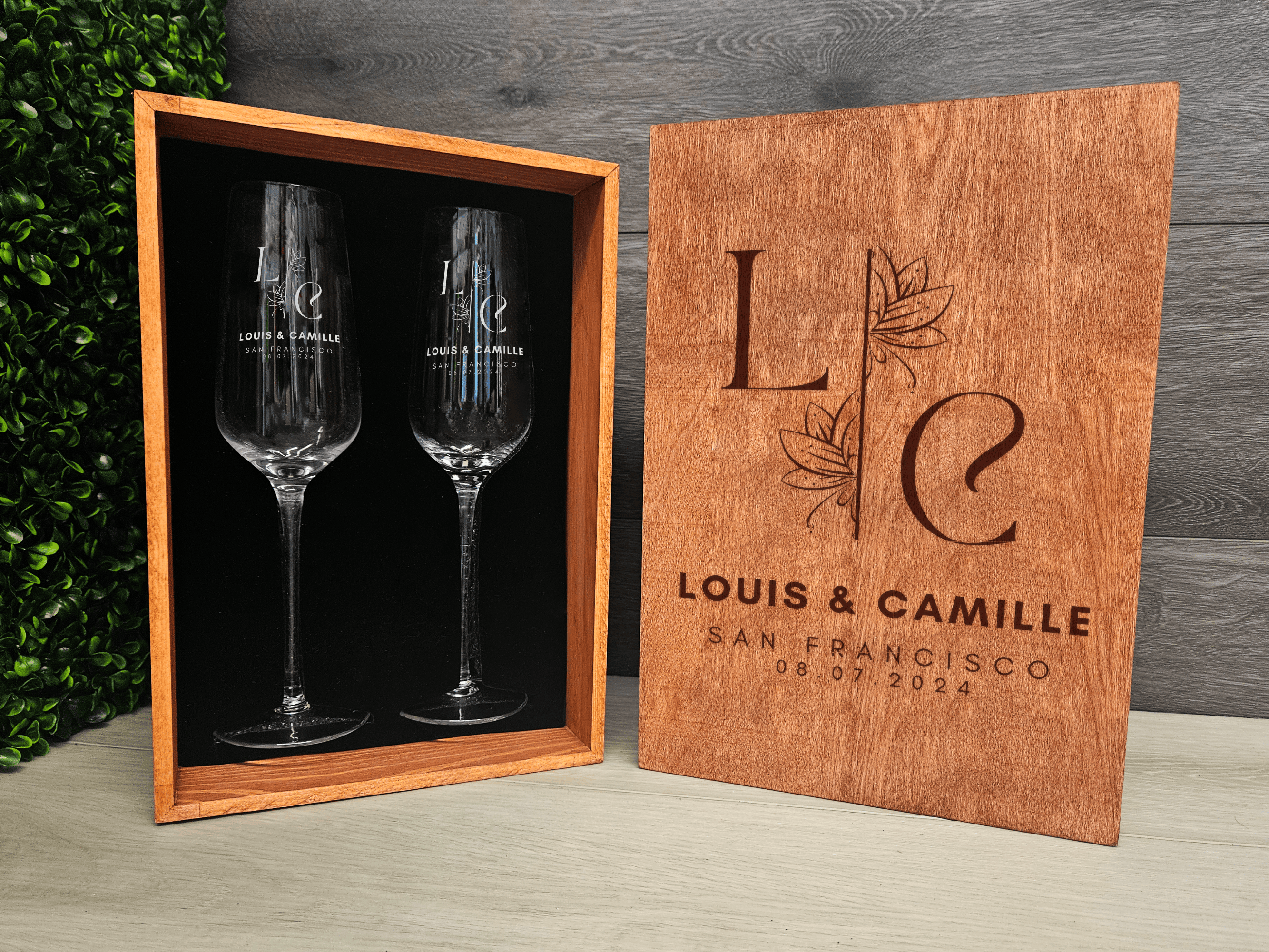 Personalized Champagne Flute Set with Engraved Wooden Box – Custom Gift for Wedding or Anniversary Keepsake (DC037)