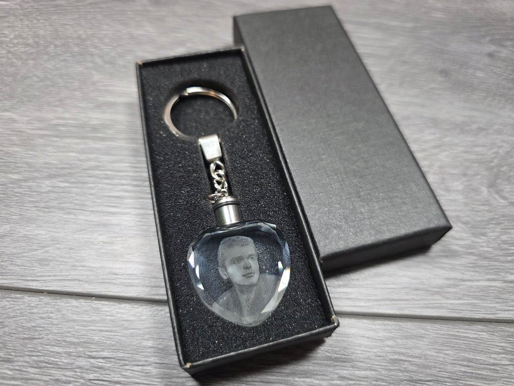 Personalized Crystal Keychain – Custom Engraved Glass Keychain – 3 Shapes Availables