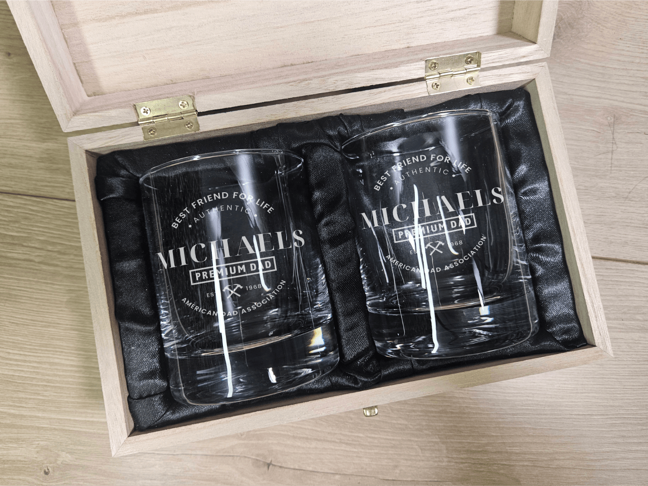 Custom Whiskey Glasses with wooden box - Perfect Gift for Father's Birthday - DD001